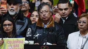 epa12635268 Colombian President Gustavo Petro delivers a speech in Plaza de Bolivar in Bogota, Colombia, 07 January 2026. Petro and his US President Donald Trump, spoke on the phone for the first time on 07 January amid escalating verbal tensions between the two leaders.  EPA/Carlos Ortega