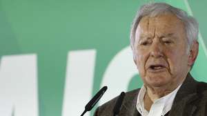 O presidente da Câmara Municipal de Sintra, Basílio Horta, intervém durante um comício em Viseu, 24 de fevereiro de 2024. ANTÓNIO PEDRO SANTOS/LUSA