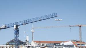 Visão geral do bairro da Mouraria, em Lisboa, 16 de fevereiro de 2025. Habitação. Arquitetura. Construção Civil. Gruas. ANTÓNIO PEDRO SANTOS/LUSA