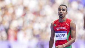 O atleta português Isaac Nader no final da primeira ronda da prova de 1.500 metros, após apurar-se para a final, nos Jogos Olímpicos de Paris, em Paris, França, 02 de agosto de 2024. HUGO DELGADO/LUSA