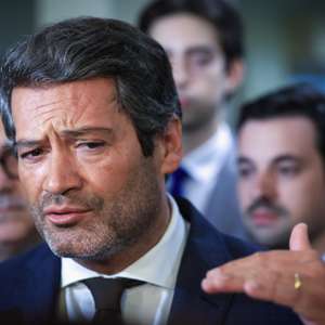 O presidente do Chega, André Ventura, durante o encontro “Porto em Debate: Segurança”, no auditório do Olival, em Vila Nova de Gaia, 18 de setembro de 2026. JOSÉ COELHO/LUSA