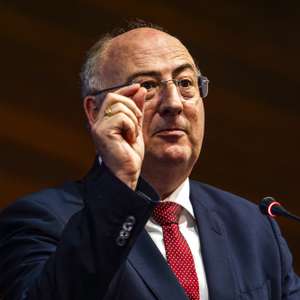 O ministro da Agricultura e Mar, José Manuel Fernandes, intervém durante a apresentação do Comando Integrado de Prevenção e Operações (CIPO), uma estrutura de coordenação para reduzir o risco de incêndio rural antes do verão, em Leiria, 8 de abril de 2026. Fazem parte do CIPO a Autoridade Nacional de Emergência e Proteção Civil (ANEPC), na coordenação operacional, o Instituto da Conservação da Natureza e das Florestas (ICNF), na orientação técnica e gestão florestal, a Agência para a Gestão Integrada de Fogos Rurais (AGIF), na monitorização e avaliação, a GNR, na fiscalização, as Forças Armadas, através do apoio operacional e logísticos, e um oficial de ligação nomeado pela Liga dos Bombeiros portugueses. PEDRO CASTANHEIRA E CUNHA/LUSA