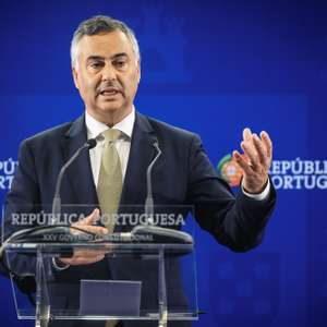 O ministro da Educação, Ciência e Inovação, Fernando Alexandre, intervém no briefing após a reunião do Conselho de Ministros na Escola Superior de Tecnologia e Gestão (ESTiG), em Bragança, 09 de setembro de 2026. JOSÉ COELHO/LUSA