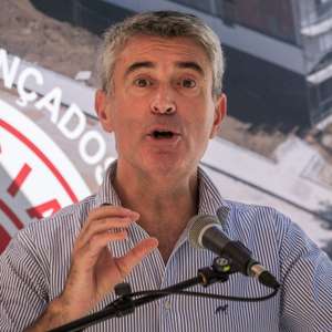 O Secretário-Geral do Partido Socialista, José Luís Carneiro, participa na rentrée do Partido Socialista (PS) de Torres Vedras, realizada no Parque Verde do Choupal, em Torres Vedras,, 20 de setembro de 2026. CARLOS BARROSO/LUSA