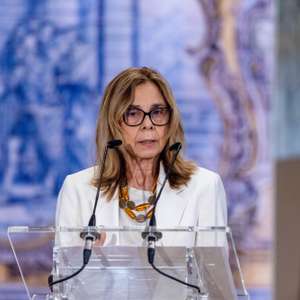 A ministra da Saúde, Ana Paula Martins, discursa na sessão de encerramento da conferência "Doença de Alzheimer: Momento de Agir", que decorreu na Assembleia da República, em Lisboa, 22 de julho de 2026. ANTÓNIO COTRIM/LUSA