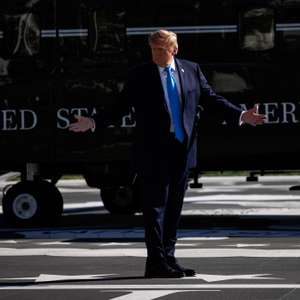 epa13283672 US President Donald Trump walks over to board Marine One after speaking to reporters on the South Lawn of the White House in Washington, DC, USA, 05 October 2026. President Trump will deliver remarks at a midterm election rally at the Pinnacle Bank Expo Center in Grand Island, Nebraska, campaigning in support of Republican US Senator Pete Ricketts, who faces independent challenger Dan Osborn in the November midterm elections.  EPA/SAMUEL CORUM / POOL
