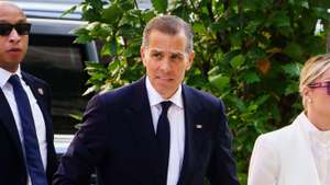 epa11395517 Hunter Biden (C), son of US President Joe Biden, and his wife Melissa Cohen Biden (R) arrive to the US Federal District Court in Wilmington, Delaware, USA, 07 June 2024. Hunter Biden is facing federal criminal charges for allegedly lying on a federal form when purchasing a gun in 2018.  EPA/WILL OLIVER