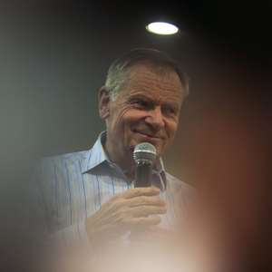 epa03620517 British author Lord Jeffrey Archer smiles during a promotional event in the southern Indian city of Bangalore, 12 March 2013. Archer currently tours the country to present his new book 'Best Kept Secret'.  EPA/JAGADEESH NV  EPA/JAGADEESH NV