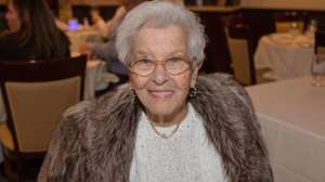 Rose Oma Girone, mais velha sobrevivente ao holocausto. Morreu em 2025