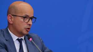 O ministro de Estado e das Finanças, João Leão, durante uma conferência de imprensa, sobre medidas de mitigação do aumento dos preços dos combustíveis, no Ministério das Finanças, em Lisboa, 4 de março de 2022. MANUEL DE ALMEIDA/LUSA