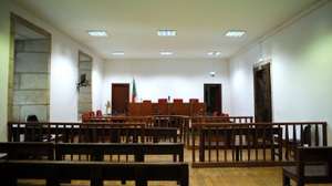 Sala de audiências vazia no tribunal de São João Novo no Porto onde nenhum julgamento foi realizado esta manha devido à greve dos juízes, 20 novembro de 2018. A associação Sindical dos Juízes Portugueses anunciou uma greve nacional de 21 dias, com início no dia 20 de novembro, em protesto pela falta de acordo na revisão do Estatuto dos Magistrados Judiciais. ESTELA SILVA/LUSA