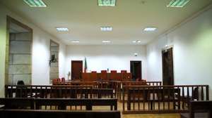 Sala de audiências vazia no tribunal de São João Novo no Porto onde nenhum julgamento foi realizado esta manha devido à greve dos juízes, 20 novembro de 2018. A associação Sindical dos Juízes Portugueses anunciou uma greve nacional de 21 dias, com início no dia 20 de novembro, em protesto pela falta de acordo na revisão do Estatuto dos Magistrados Judiciais. ESTELA SILVA/LUSA
