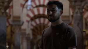 Omar Al Hayali, refugiado iraquiano agredido por um grupo de jovens depois de ter estado no Largo do Carmo, no 25 de Abril