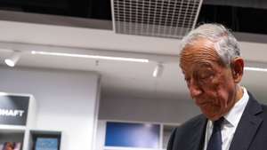O Presidente da República, Marcelo Rebelo de Sousa, visita a uma livraria durante um passeio nas ruas de Berlim, onde iniciou uma visita oficial, Berlim, Alemanha, 11 de setembro, de 2025. PAULO NOVAIS/LUSA