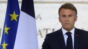 epa11564430 French President Emmanuel Macron delivers a speech during a ceremony commemorating the 80th anniversary of the Liberation of Paris next to the Denfert Rochereau Square in Paris, France, 25 August 2024. Nazi Germany surrendered Paris on 25 August 1944 following the French Resistance uprising during World War II.  EPA/TERESA SUAREZ / POOL