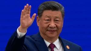 epa13116381 Chinese President Xi Jinping waves as he arrives at the opening ceremony for the World AI Conference in Shanghai, China, 17 July 2026.  EPA/NG HAN GUAN / POOL