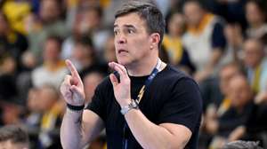 epa12795423 Lisbon's head coach Ricardo Costa gives instructions during the EHF Champions League group B handball match between Industria Kielce and Sporting Lisbon in Kielce, Poland, 04 March 2026.  EPA/Piotr Polak POLAND OUT