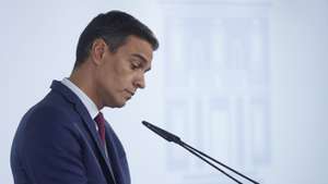epa10813410 Spain's acting Prime Minister and leader of the socialist party Pedro Sanchez addresses a press conference at Moncloa Presidential Palace after his meeting with Spain's King Felipe VI in Madrid, Spain, 22 August 2023. King Felipe VI is to meet leaders from the seven political parties represented at Parliament before proposing a candidate for Prime Minister to be voted at Parliament.  EPA/Juan Carlos Hidalgo