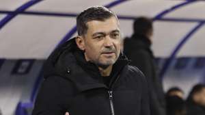 epa11861446 Milan's head coach Sergio Conceicao reacts before the UEFA Champions League match between Dinamo Zagreb and AC Milan in Zagreb, Croatia, 29 January 2025.  EPA/ANTONIO BAT