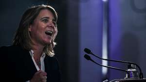 Campanhas para as eleições legislativas de 2022: Ação de campanha de Catarina Martins, candidato pelo Bloco de Esquerda a primeiro-ministro. Comício na Alfândega do Porto com Isabel Pires, José Soeiro e João Teixeira Lopes. Porto, 28 de janeiro de 2022. FILIPE AMORIM/OBSERVADOR