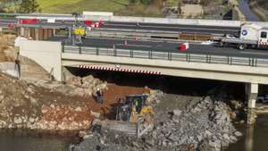 Imagem de drone do trabalho de consolidação do aterro sob a A1 que abateu devido ao rebentamento do dique do rio Mondego, Coimbra,  17 de fevereiro de 2026.  FOTO/LUSA