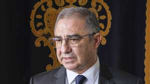 O presidente indigitado do Governo Regional dos Açores, José Manuel Bolieiro, fala aos jornalistas no final de uma reunião com o representante da República nos Açores, Pedro Catarino (ausente da fotografia), para a apresentação da composição do XIV executivo açoriano, no Solar da Madre de Deus, em Angra do Heroísmo, ilha Terceira, Açores, 01 de março de 2024. ANTÓNIO ARAÚJO/LUSA