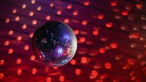 Pista de dança da discoteca Alexander's, que comemorou este ano o 36º aniversário e que devido à pandemia de covid-19 fechou as portas pela primeira vez na sua história, Santiago do Cacém, 03 de dezembro de 2020. O empresário espera poder aguentar os prejuízos até que seja possível reabrir o espaço, o seu investimento de toda a vida. (ACOMPANHA TEXTO DE 08 DE DEZEMBRO DE 2020). NUNO VEIGA/LUSA