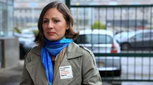 A presidente da Federação Nacional dos Médicos (FNAM), Joana Bordalo e Sá, faz um balanço da greve dos médicos junto ao Hospital São João, no Porto, 25 de setembro de 2024. ESTELA SILVA/LUSA