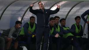 O treinador do Famalicão, Carlos Carvalhal (C), reage durante o jogo com o Paredes da Taça de Portugal de futebol realizado no Estádio Municipal Laranjeiras, em Paredes, 18 Outubro 2026, MANUEL FERNANDO ARAÚJO/LUSA