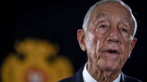 epa11962360 Portuguese President Marcelo Rebelo de Sousa announces the date for the country's third general election in just over three years, following Parliament's rejection of a government motion of confidence, at Palacio de Belem in Lisbon, Portugal, 13 March 2025. The motion was presented by Portuguese Prime Minister Luis Montenegro, who faced questions regarding the activities of a consultancy firm he founded, which is now managed by his sons.  EPA/JOSE SENA GOULAO