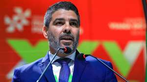 O presidente da Associação Nacional dos Municípios Portugueses (ANMP), Pedro Pimpão, discursa durante a sessão de encerramento do XXVII Congresso da Associação Nacional de Municípios Portugueses, sob o lema: Poder Local - A proximidade que transforma Portugal, em Viana do Castelo, 14 de dezembro de 2025. ESTELA SILVA/LUSA