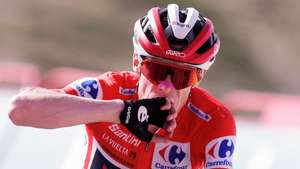 epa12373870 Danish Jonas Vingegaard of Visma Lease a Bike wins the 20th stage of La Vuelta a Espana cycling race between villages of Robledo de Chabela and Puerto de Navacerrada, in Madrid, Spain, 13 September 2025.  EPA/Javier Lizon