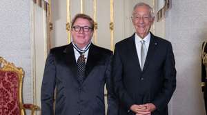 Marcelo condecora Herman José com grau de grande-oficial da Ordem do Infante D.Henrique