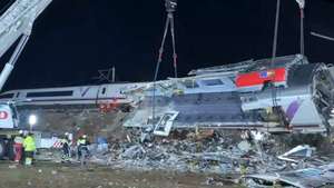 epa13338626 A handout vide-grab photo released by Spanish Military Emergency Unit (UME) on 29 October 2026 of rescue work at the scene of a collision between two high-speed trains, Iryo and AVE, in the village of Urda, Toledo, Spain, overnight. At least 68 people have been killed and dozens more injured in the accident on 28 October in the province of Toledo, south of the Spanish capital, Madrid.  EPA/UME HANDOUT ATTENTION EDITORS: IMAGE TO BE USED ONLY IN RELATION TO THE STATED EVENT (MANDATORY CREDIT)
HANDOUT EDITORIAL USE ONLY/NO SALES