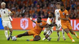 epa11597098 (l-r) Robert Andrich of Germany, Brian Brobbey of Netherlands, Jonathan Tah of Germany, Joshua Kimmich of Germany, Cody Gakpo of Netherlands during the UEFA Nations League match between the Netherlands and Germany at the Johan Cruyff ArenA in Amsterdam, Netherlands, 10 September 2024.  EPA/Robin van Lonkhuijsen