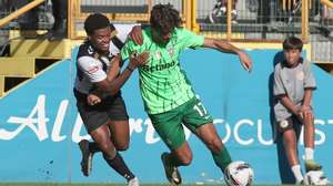 epa11553295 Nacional player Matheus (L) in action against Sporting's Trincao (R) during the Liga Portugal soccer match between Nacional and Sporting held at Madeira Stadium, in Funchal, Portugal, 17 August 2024.  EPA/HOMEM DE GOUVEIA