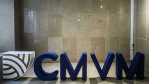 Logotipo da Comissão do Mercado de Valores Mobiliários (CMVM), em Lisboa, 21 de fevereiro de 2022. MÁRIO CRUZ/LUSA