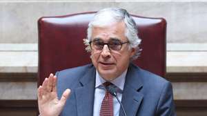 O presidente da Assembleia da República, José Pedro Aguiar Branco, intervém na sessão plenária da Assembleia da República, em Lisboa, 12 de junho de 2024. ANTÓNIO COTRIM/LUSA