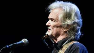 epa06054781 US actor and singer Kris Kristofferson performs during a concert in Zurich, Switzerland, 28 June 2017.  EPA/WALTER BIERI