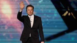 epa12096589 SpaceX and xAI CEO Elon Musk attends a panel at the Saudi-US Investment Forum in Riyadh, Saudi Arabia, 13 May 2025. The forum is taking place during the state visit of US President Trump to Saudi Arabia on 13 May.  EPA/ALI HAIDER