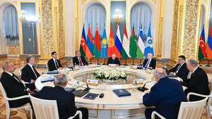 epa11649252 Russian President Vladimir Putin (C) heads a meeting with Azerbaijani President Ilham Aliyev, Armenian Prime Minister Nikol Pashinyan, Belarusian President Alexander Lukashenko, Kazakhstan's President Kassym-Jomart Tokayev, Kyrgyz President Sadyr Japarov, Tajik President Emomali Rahmon, Turkmen President Serdar Berdymukhamedov, Uzbekistan's President Shavkat Mirziyoyev and General Secretary of the Commonwealth of Independent States (CIS) Sergei Lebedev during the heads of state of the Commonwealth of Independent States (CIS) summit at the Kremlin in Moscow, Russia, 08 October 2024.  EPA/KRISTINA KORMILITSYNA / SPUTNIK / KREMLIN / POOL