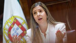 A ministra da Juventude e Modernização, Margarida Balseiro Lopes, intervém durante a sua audição na Comissão de Orçamento, Finanças e Administração Pública, na Assembleia da República, em Lisboa, 03 de julho de 2024. ANTÓNIO PEDRO SANTOS/LUSA