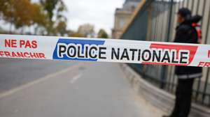 epa12464604 Police tape cordons off the southeast corner of the Louvre Museum on Quai Francois-Mitterrand, on the banks of the River Seine, after a robbery at the Louvre Museum in Paris, France, 19 October 2025. The Louvre Museum was targeted in a robbery by several criminals who smashed windows to steal jewelry. The museum was later closed. French Culture Minister Rachida Dati called it 'an attack on France’s cultural heritage.'  EPA/Mohammed Badra