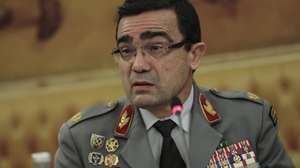 O presidente do Conselho de Administração do SIRESP entre 2022 e 2024, e agora novamente indicado para o cargo, brigadeiro-general Paulo Viegas Nunes, durante a sua audição na Comissão de Assuntos Constitucionais, Direitos, Liberdades e Garantias, na Assembleia da República, em 11 de junho de 2026. ANTÓNIO COTRIM/LUSA