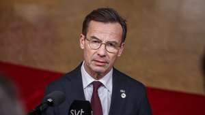 epa11945370 Swedish Prime Minister Ulf Kristersson speaks to the media during an European Special Council meeting in Brussels, Belgium, 06 March 2025. The EU leaders are convening for a special summit to discuss ongoing support for Ukraine and enhance European defence.  EPA/CHRISTOPHE PETIT TESSON