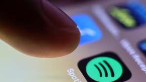 epa09044616 (FILE) - The logo of music streaming company Spotify is pictured on a smartphone in Taipei, Taiwan, 30 July 2020 (reissued 01 March 2021). Spotify confirmed on 01 March 2021 it had removed hundreds of K-Pop releases from its worldwide streaming services over licensing disputes with South Korean distributor Kakao M.  EPA/RITCHIE B. TONGO *** Local Caption *** 56665503