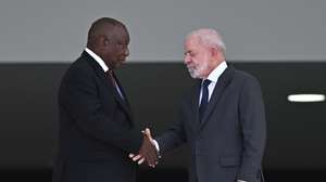 epa12807394 Brazilian President Luiz Inacio Lula da Silva (R) shakes hands with South African President Cyril Ramaphosa during their meeting at the Planalto Palace in Brasilia, Brazil, 09 March 2026. President Ramaphosa is on a two-day state visit to Brazil.  EPA/ANDRE BORGES