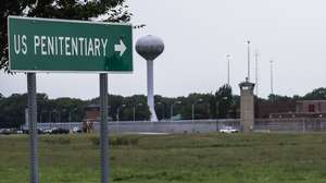 epa08548768 A sign points to the Federal Correctional Complex, where the federal execution chamber is located, in Terre Haute, Indiana, USA, 15 July 2020. As  holds placed by federal judges work their way through the legal system, Wesley Ira Purkey waits to be put to death by lethal injection for the rape and murder of a 16 year old girl in 1998. Two more executions are scheduled for 17 July and 28 August as the US Justice Department resumed executions after more than 17 years with the execution of Daniel Lewis Lee on 14 July.  EPA/TANNEN MAURY