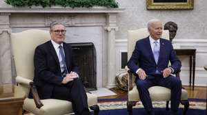 epa11471660 US President Joe Biden (R) and UK Prime Minister Keir Starmer (L) participate in a bilateral meeting at the Oval Office of the White House in Washington, DC, USA, 10 July 2024. Starmer stated he would publish a roadmap showing how the UK would spend 2.5 percent of its gross domestic product on defense as the prime minister faced calls from the British military and allies abroad to clarify his policy ahead of this week's NATO summit in Washington.  EPA/TING SHEN / POOL