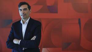 O presidente executivo (CEO) da Vodafone Portugal, Luís Lopes, posa para a fotografia durante uma entrevista à agência Lusa, em Lisboa, 19 de abril de 2024. (ACOMPANHA TEXTO DA LUSA DO DIA 21 DE ABRIL DE 2024). ANTÓNIO COTRIM/LUSA